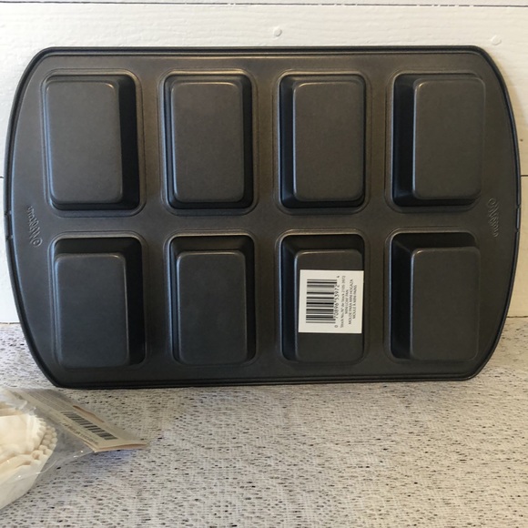 New! Wilton Premium Non-Stick 8 Mini Loaf Pan with Baking Cup Liners - Picture 6 of 12